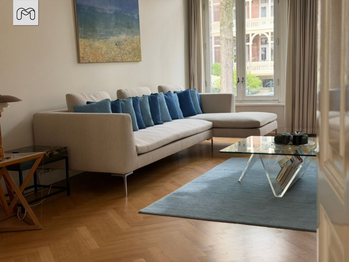 Charles bank opnieuw bekleed in originele B&B Italia stof door Meubelstoffeerderij.nl