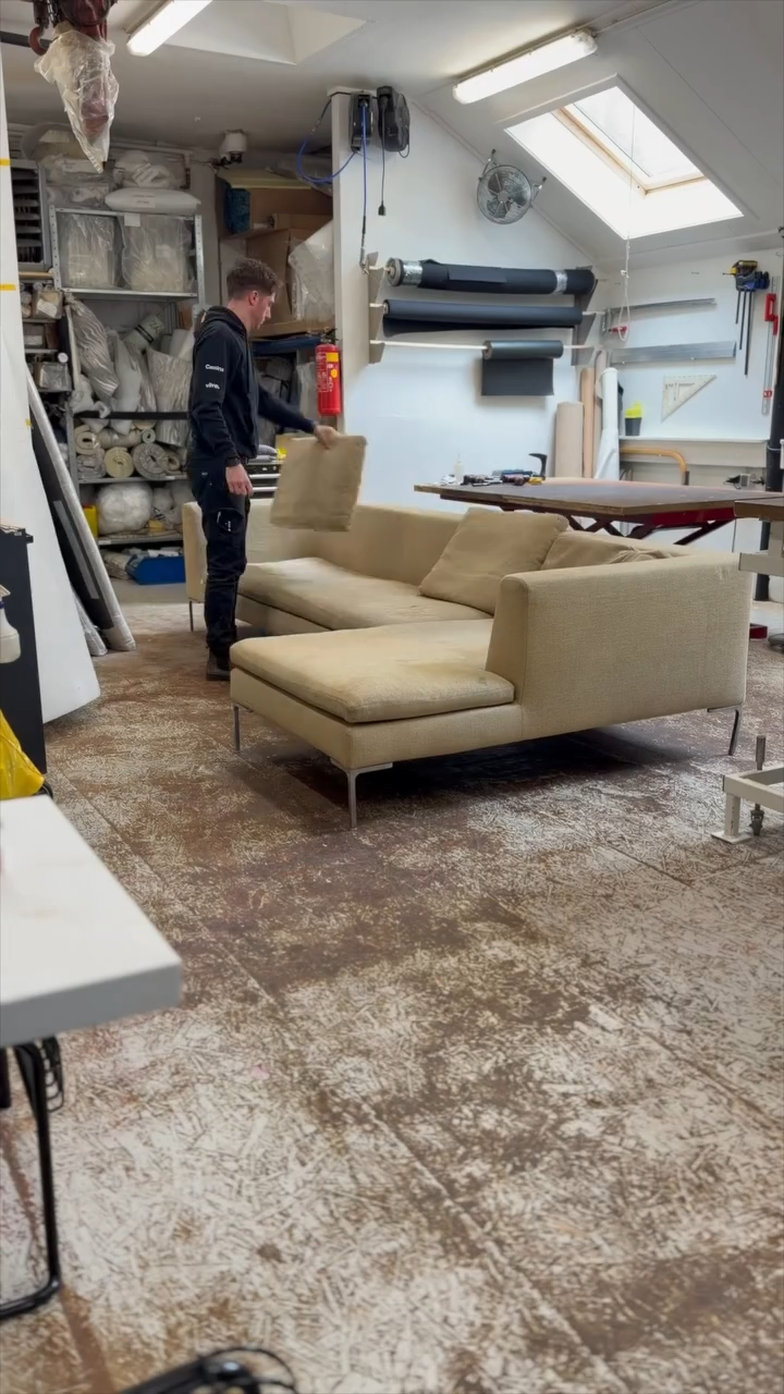 B&B Italia Charles bank opnieuw bekleed door Meubelstoffeerderij.nl