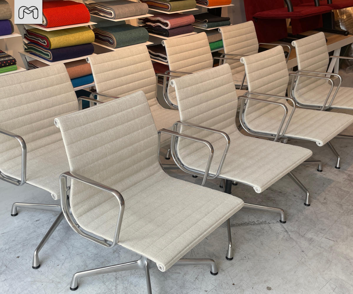 Herbekleden van Vitra Aluminium chairs