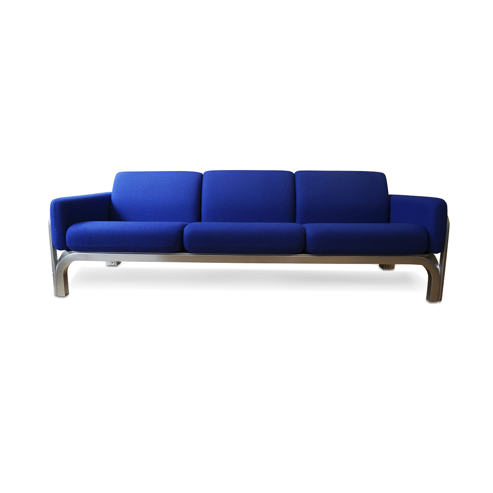 Fritz Hansen, The new angle model 1103 or Utzon sofa