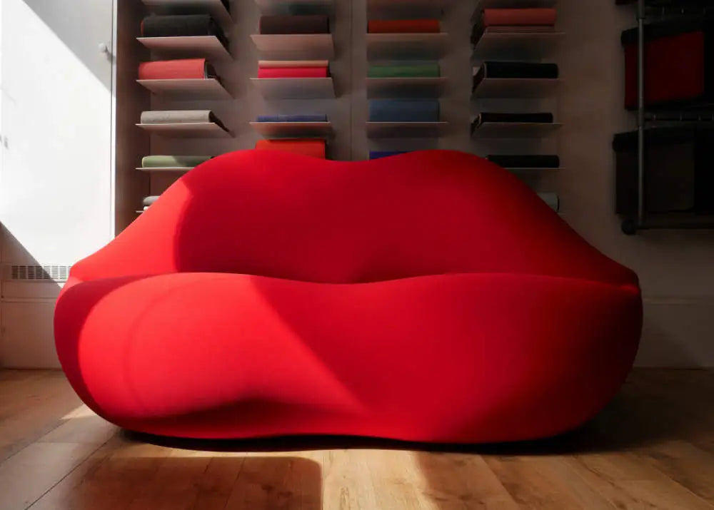 Marilyn Monroe vs. Mea West - Bocca sofa