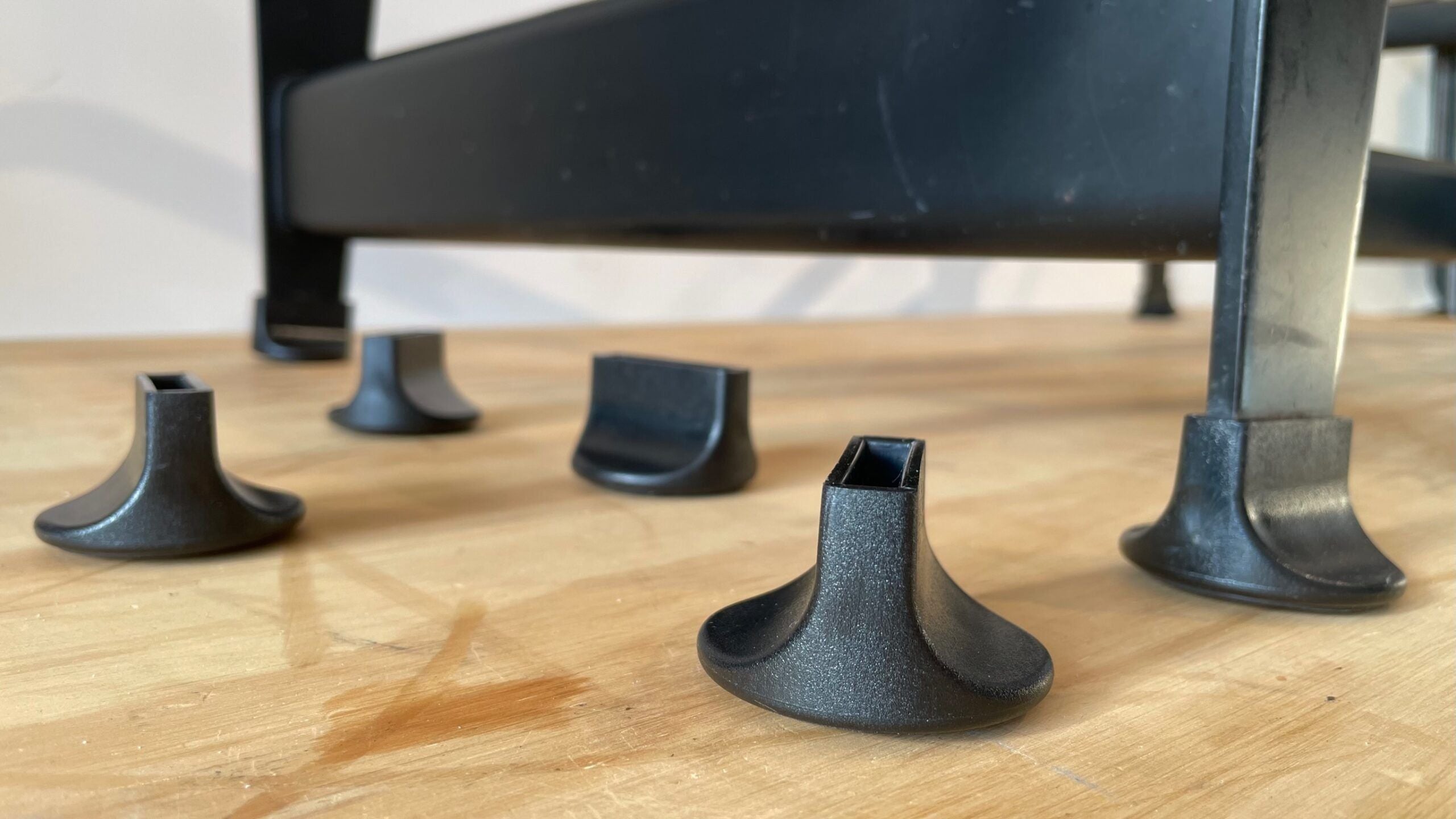 Cassina LC4 | Set of feet / floor caps